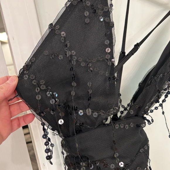 Beautiful Sequin Rosedress - Picture 2 of 4